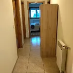 With 5 Bedrooms Apartment *