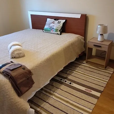 Apartment 5 Bedrooms - 6 Beds Lejlighed